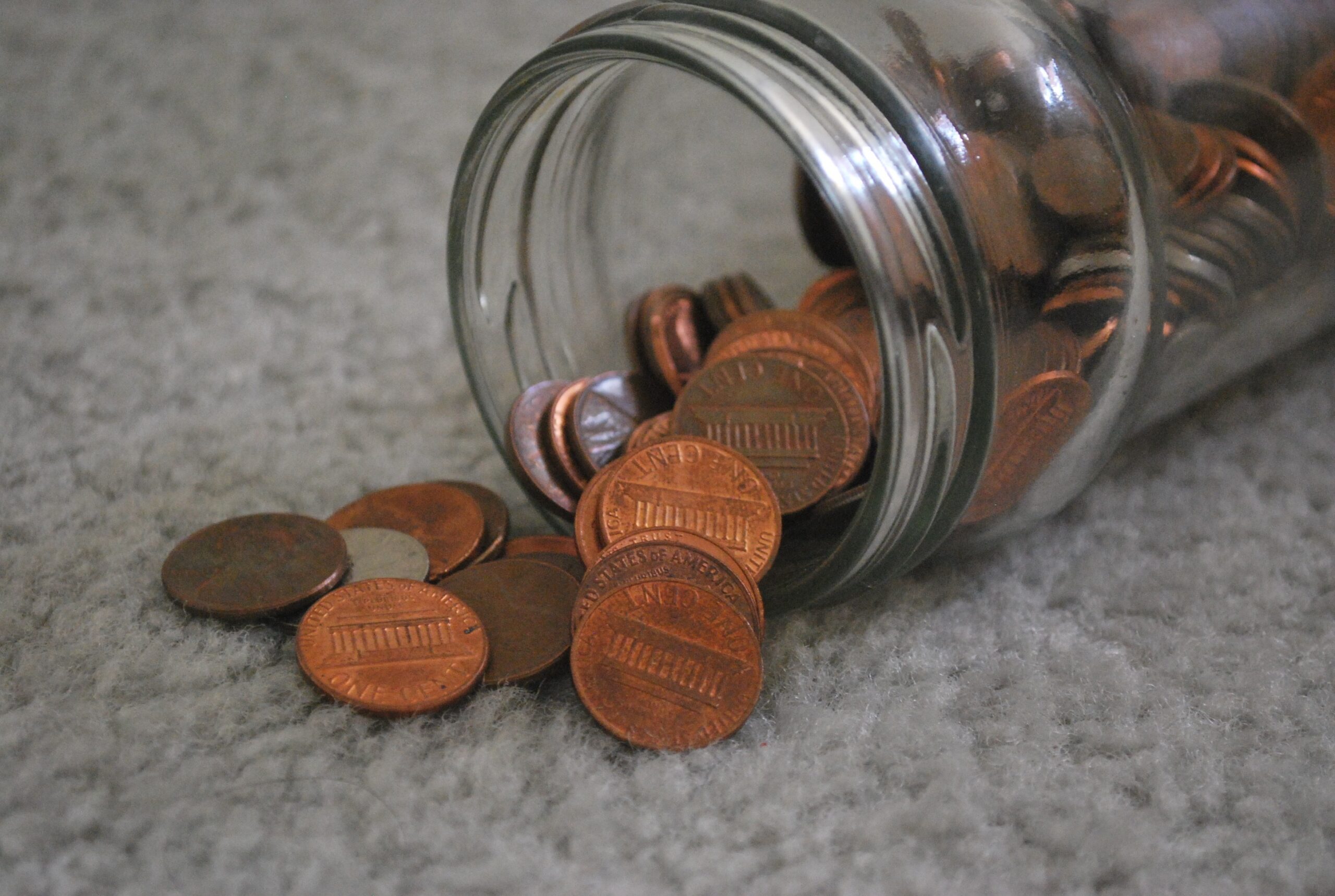 Reducing monthly expenses with budgeting